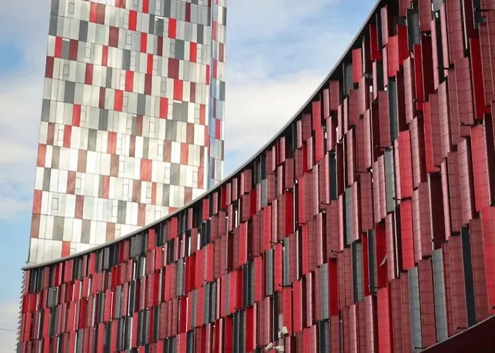 Skanderbeg Oasis * ティラナ