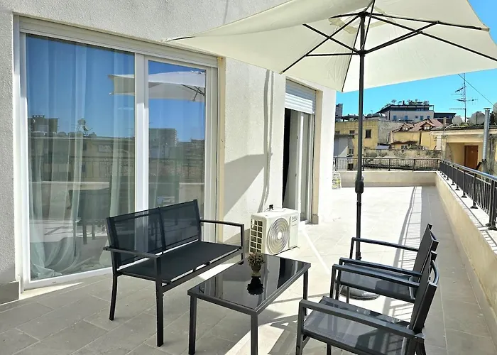 Skanderbeg Oasis ティラナ